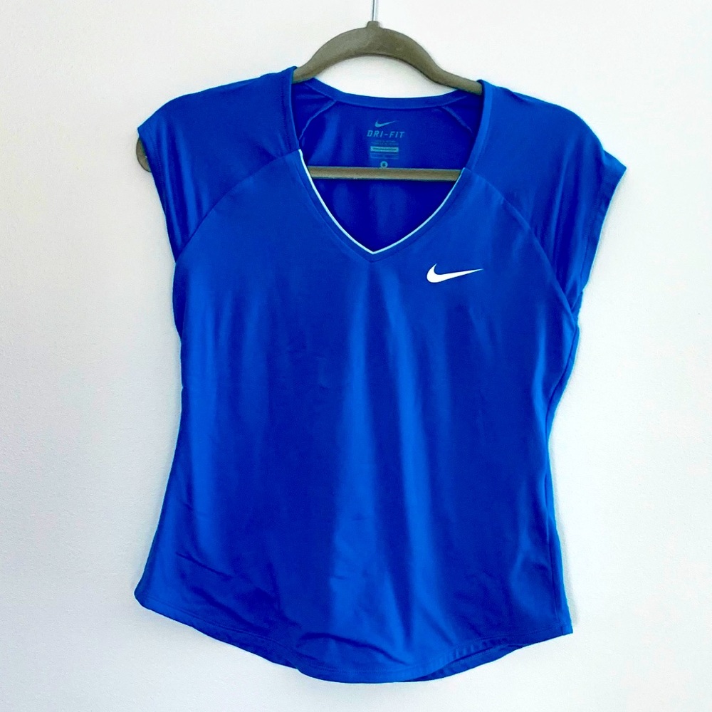 Nike top